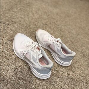 COPY - Nike White and Pink Sneakers Lightweight Comfort